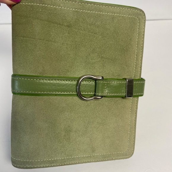 Vintage Green 6 ring Planner Binder by Franklin Covey - Picture 2 of 10